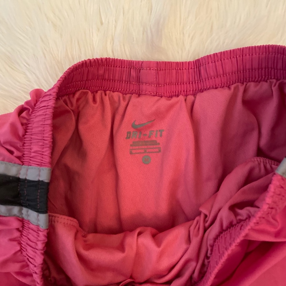 🛑🛑SOLD🛑🛑Nike Shorts - Picture 2 of 3